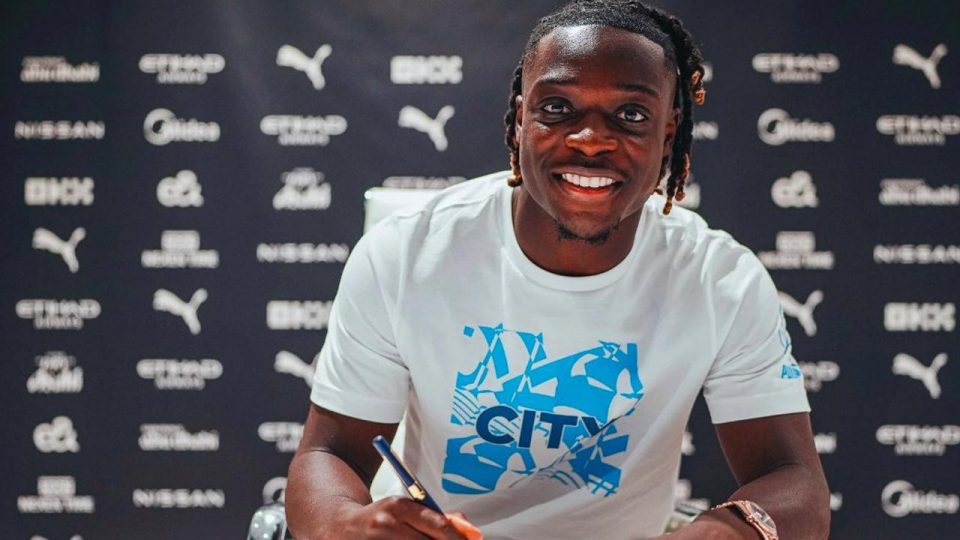Manchester City Doku’yu transfer etti