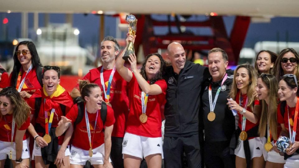 İspanya Futbol Federasyonu Başkanı Rubiales istifa etti