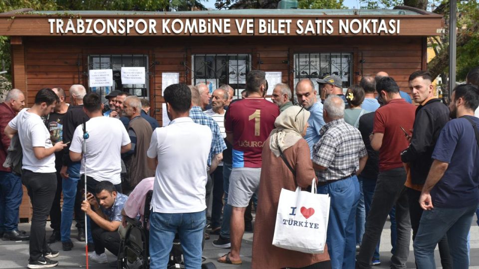 Trabzonspor-Beşiktaş maçı biletleri satışa çıktı