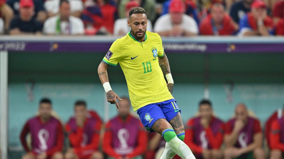 Neymar sahalardan uzun süre uzak kalacak