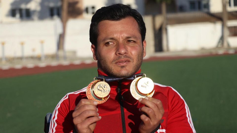 Burdurlu bedensel ve görme engelli sporcunun hayalleri köyüne sığmıyor